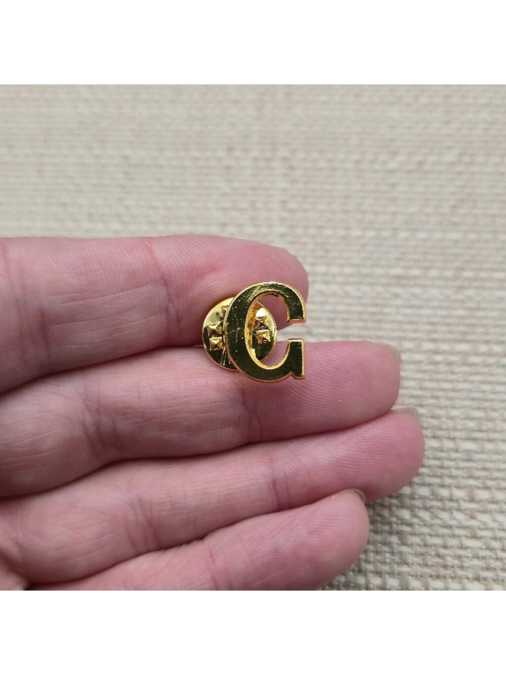 Gold Classic Block Initial Alphabet Letter C Enamel Lapel Pin A8986